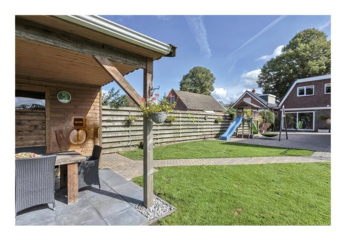 Speeltjes duidelijk niet opgeruimd op foto's van huis, maar dat is de bedoeling