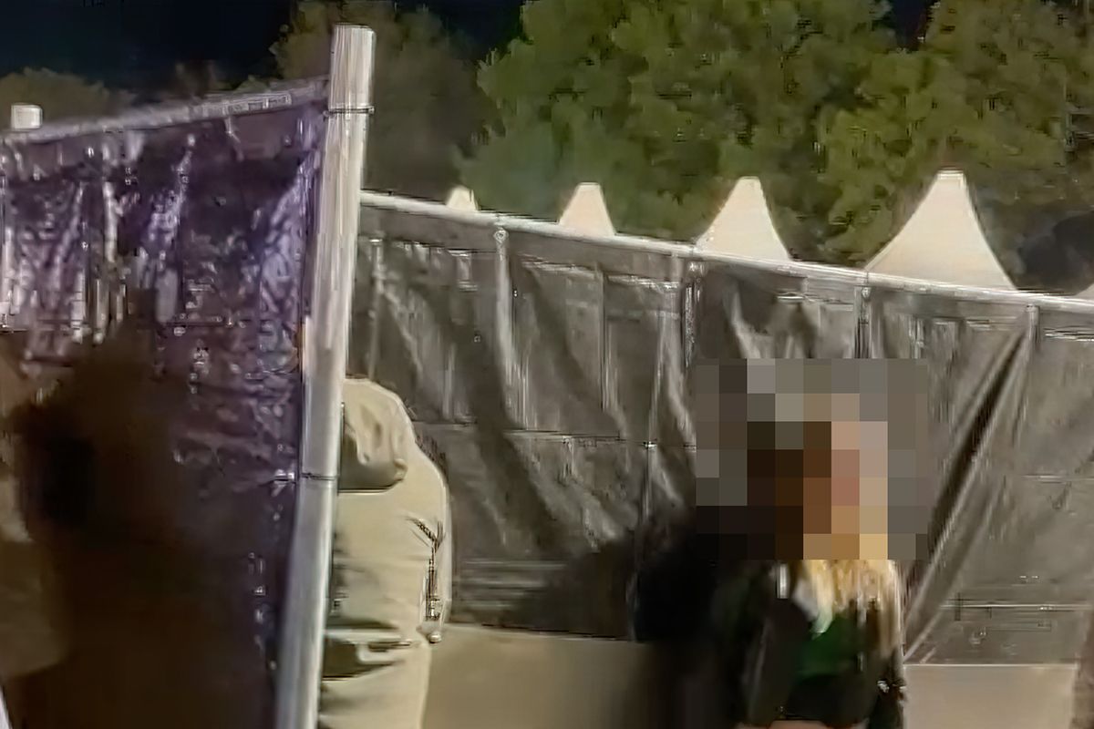 Friese deerne lost genderneutraal toilet probleem op Oerrock op