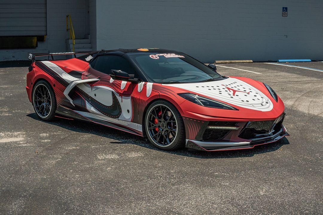 Jordan 1 wrap voor Corvette C8 heeft toch wel wat