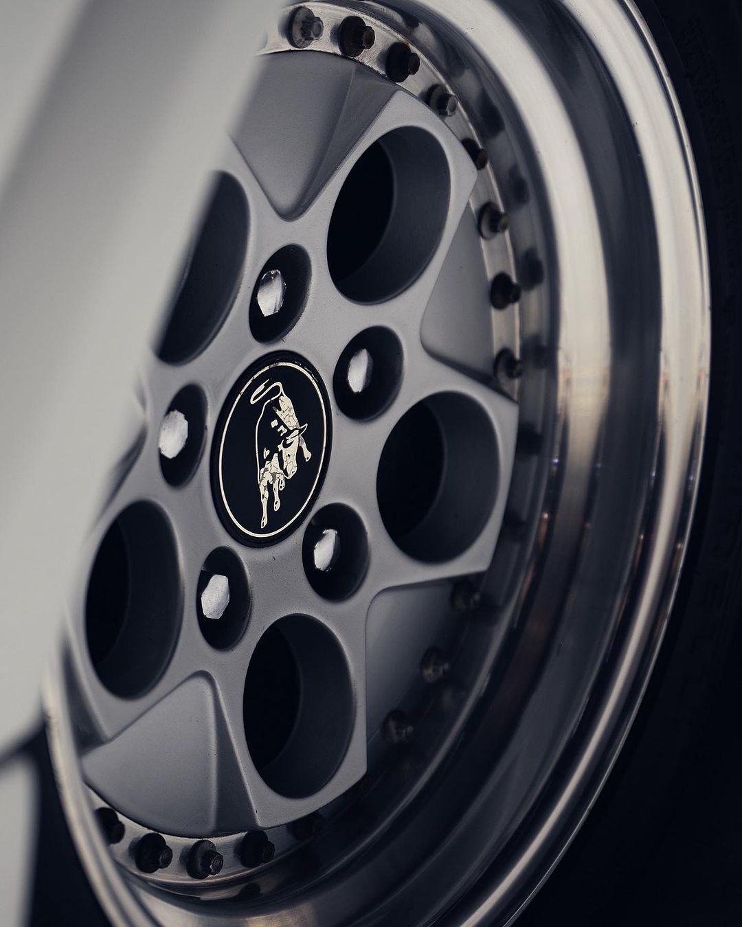 De Lamborghini Countach uit The Wolf of Wall Street gaat onder de hamer