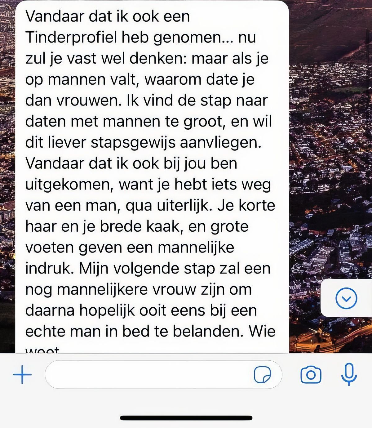 Vrouw heeft geslaagde Tinder-date gehad, maar krijgt midden in de nacht vreemde berichten