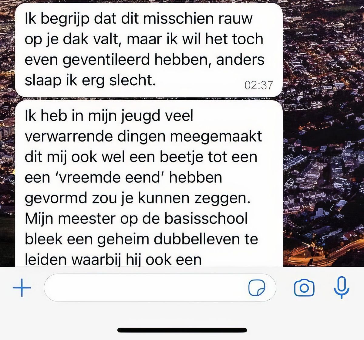 Vrouw heeft geslaagde Tinder-date gehad, maar krijgt midden in de nacht vreemde berichten