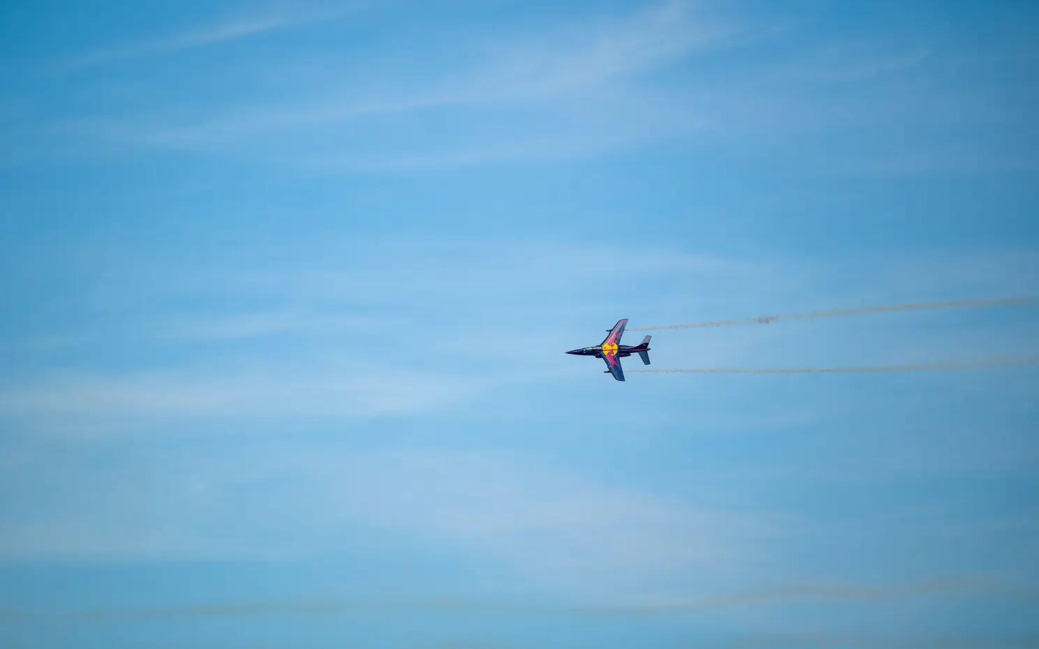 Naar links en naar rechts met een helikopter op Defqon.1 2024