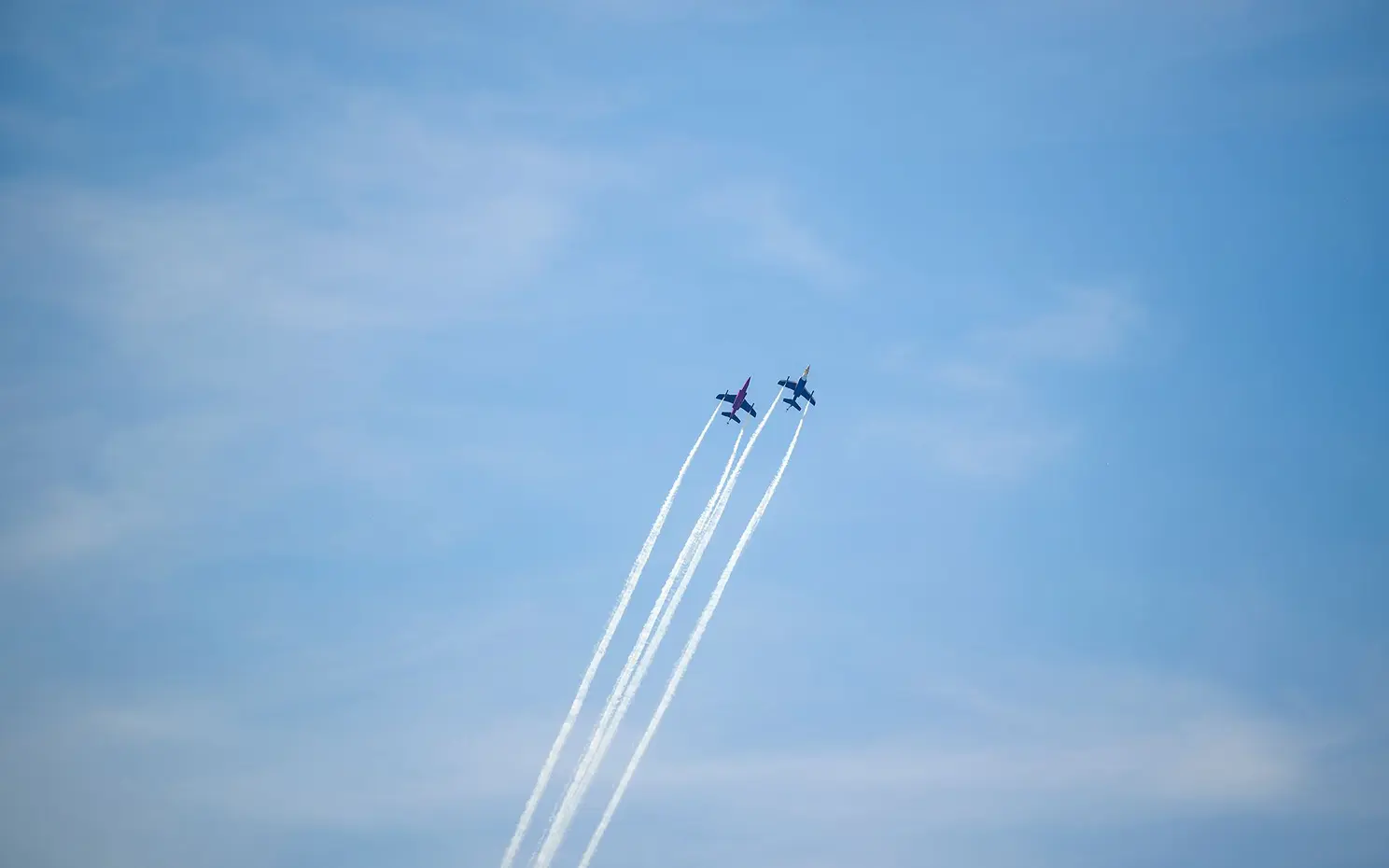 Naar links en naar rechts met een helikopter op Defqon.1 2024