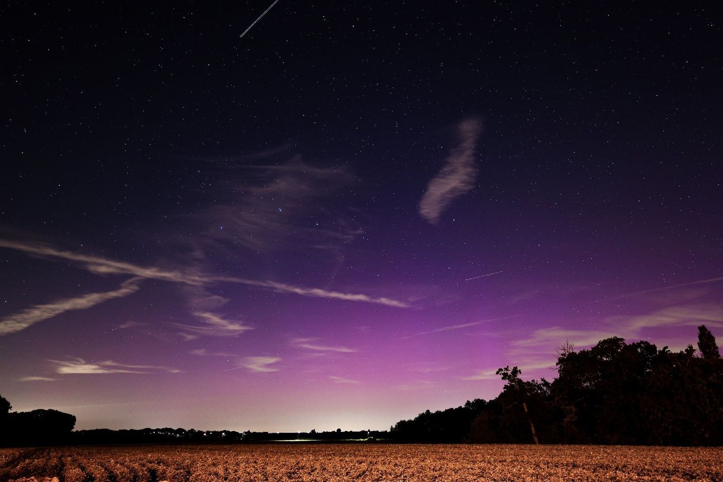 Sterrenliefhebbers opgelet: Perseïden en noorderlicht ook vannacht tegelijkertijd te zien