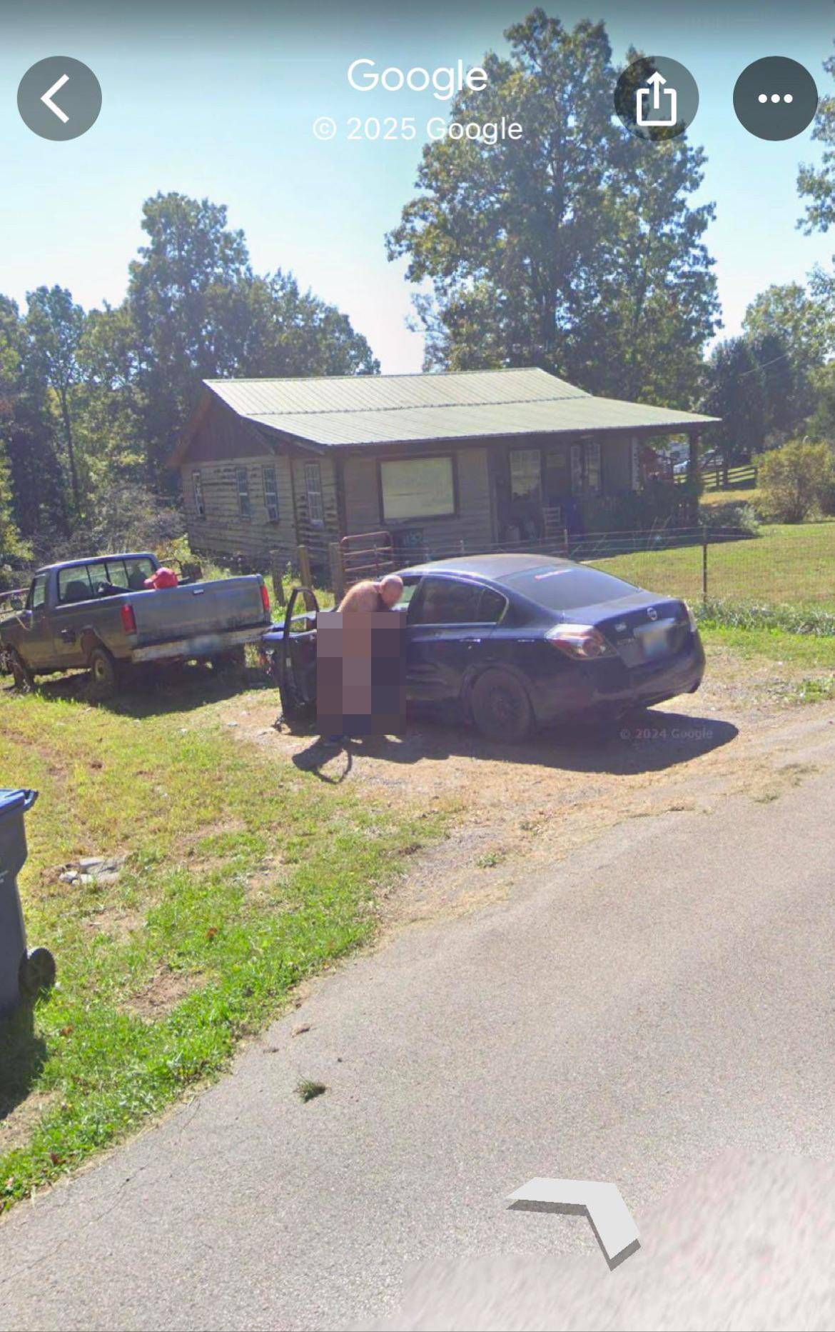 Street View levert vaak bijzondere vondsten op, zoals 'Sock guy' uit Kentucky