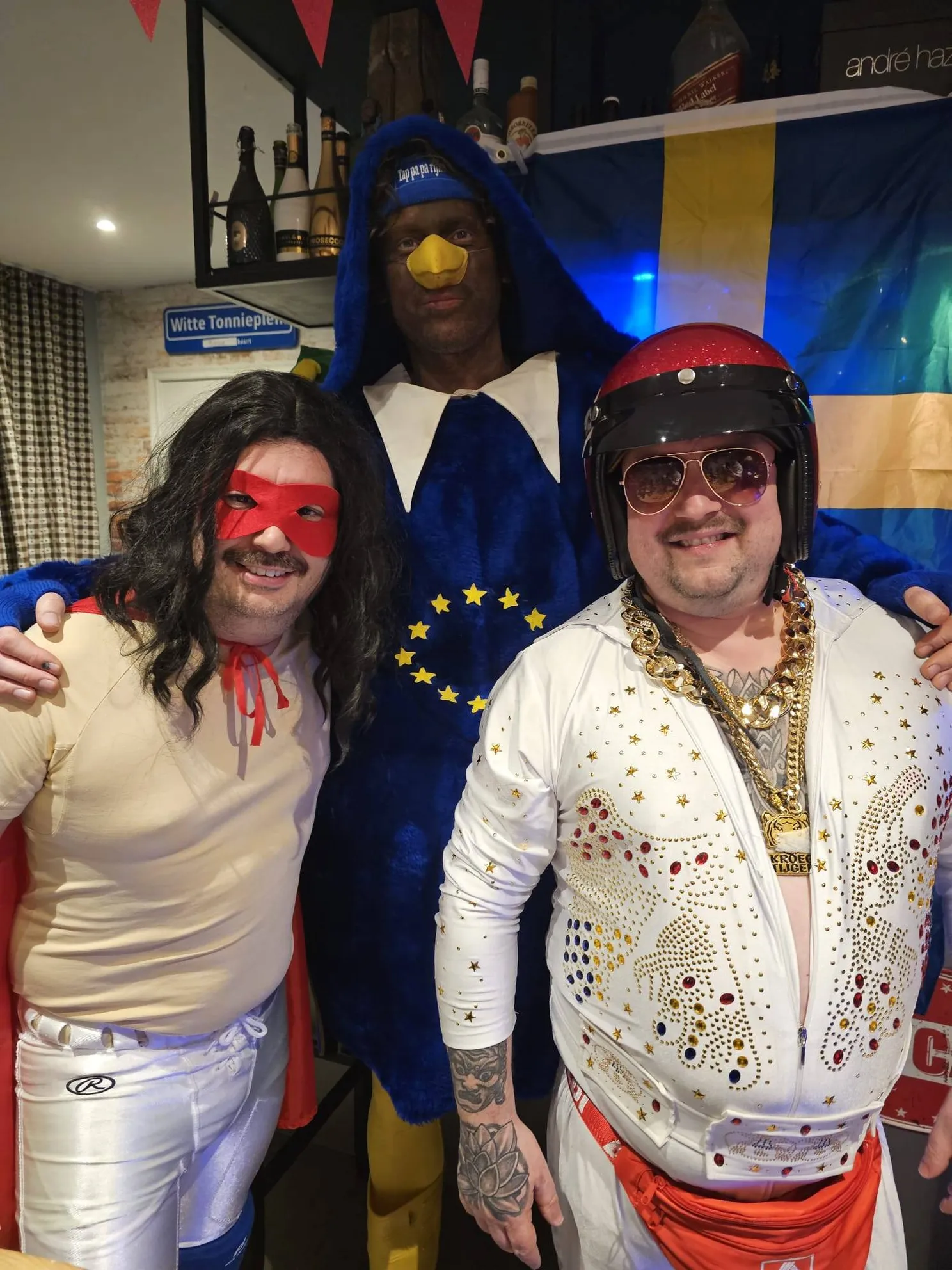 't Tapperijke in Hoeven doet Joost Klein songfestival optreden inclusief beuk aan cameravrouw