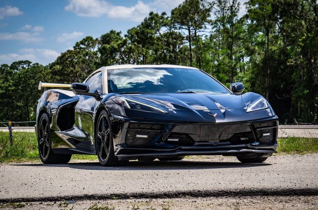 Florida Highway Patrol rijdt nu in een Corvette C8 afgepakt van een drugshandelaar