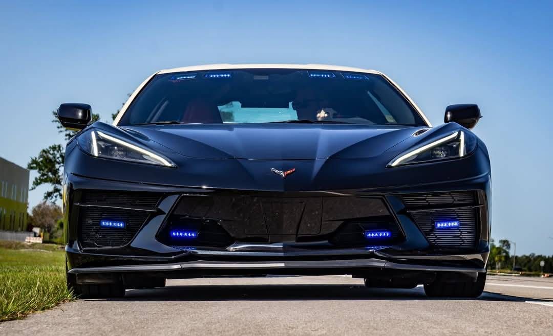Florida Highway Patrol rijdt nu in een Corvette C8 afgepakt van een drugshandelaar