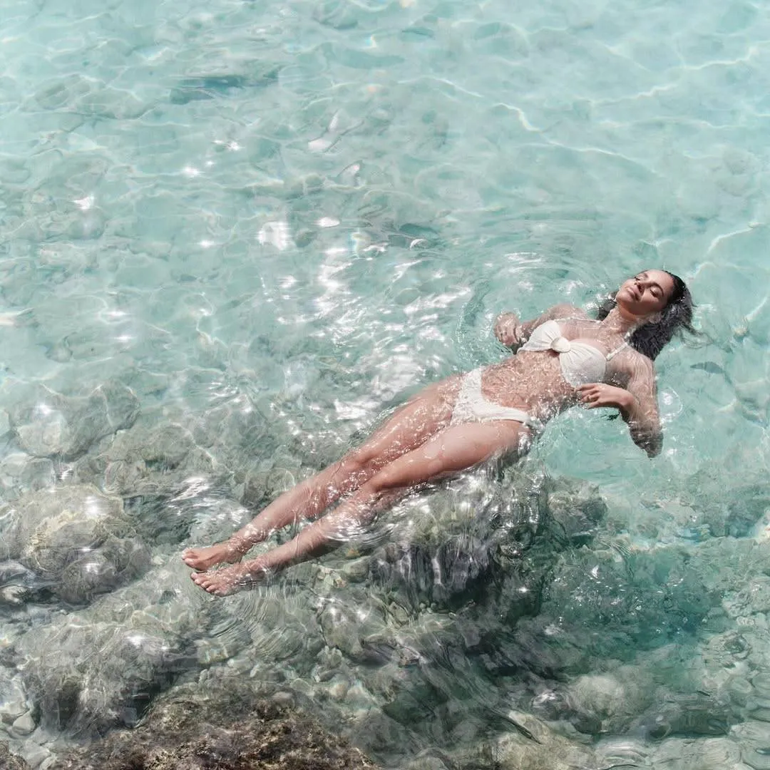 Monica Geuze in swimwear op Curaçao? Ja hoor, Hunkemöller maakt het mogelijk