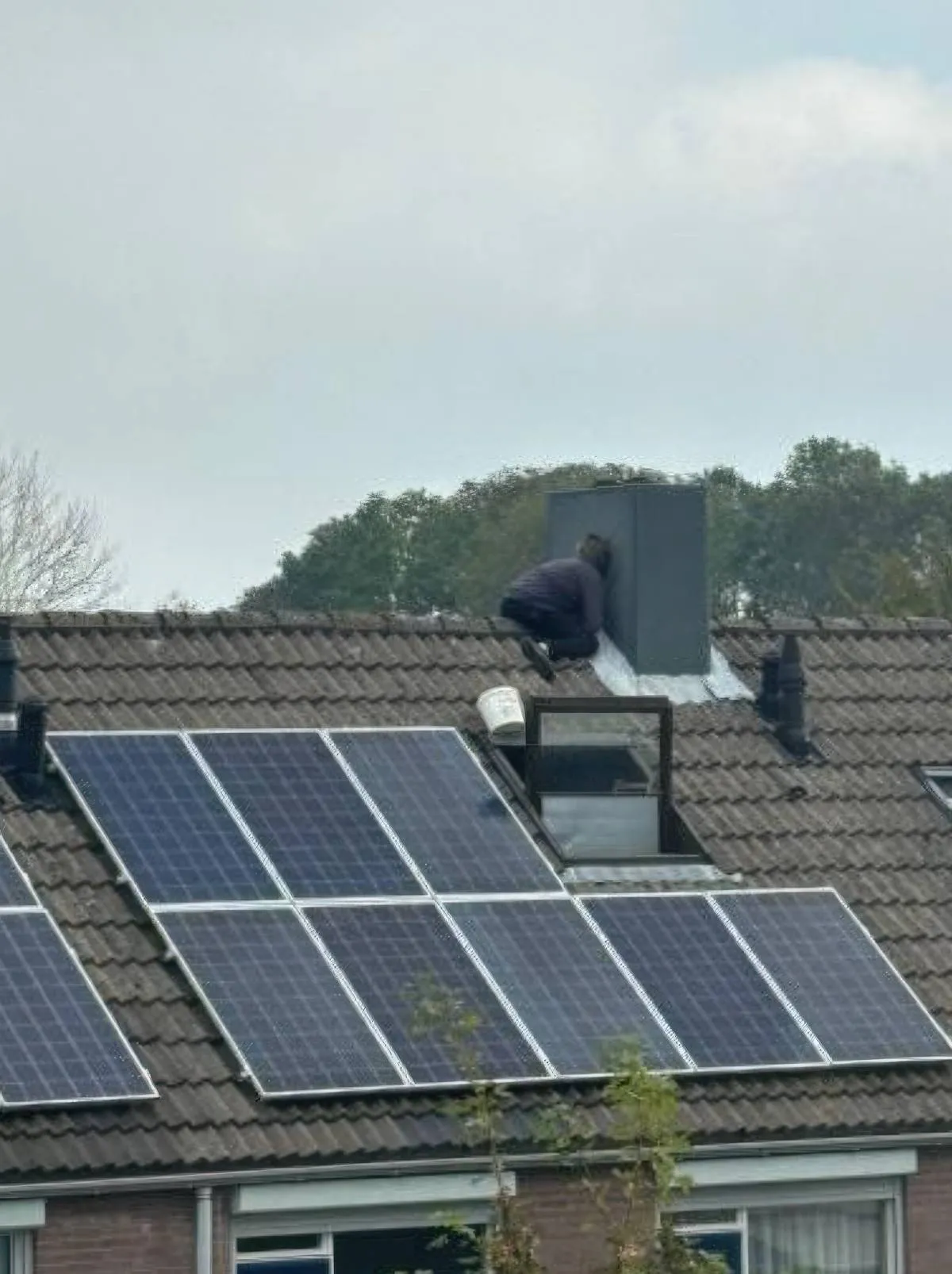 picture_vk_man_dood_op_dak_gevonden