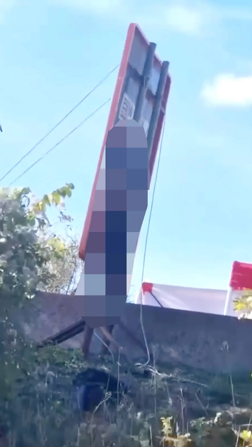 picture_vk_Scene_als_uit_Narcos_lichaam_gevonden_achter_verkeersbord_op_Belgische_snelweg