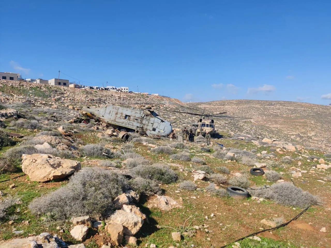 Helikopter crasht in Israël… terwijl ’ie werd vervoerd door een andere helikopter