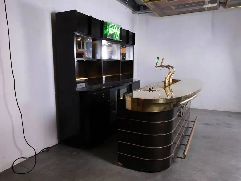 Iconische Heineken-bar uit Hotel De L’Europe Amsterdam onder de hamer: startbod €5.000