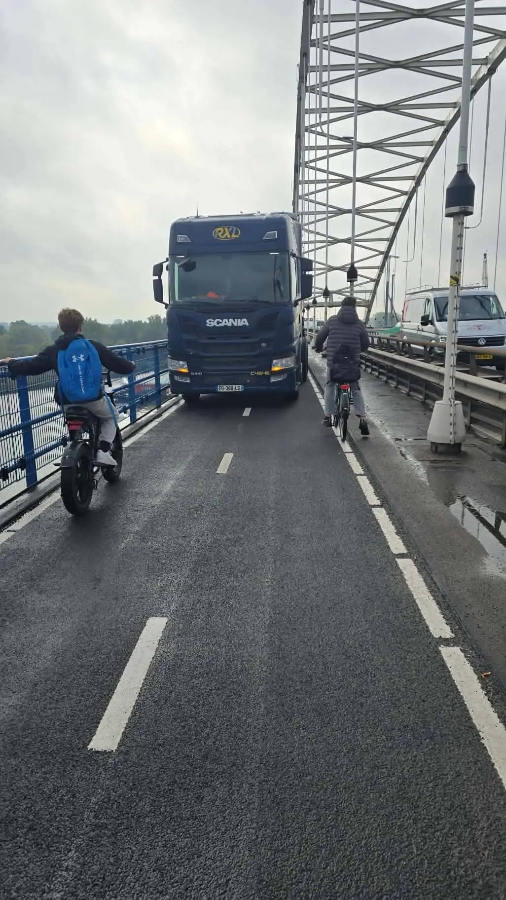 picture_vk_vrachtwagen_merwedebrug