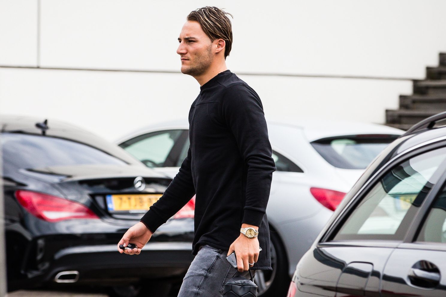 Foto's: Heitinga trekt Ajax-trainingsshirt aan