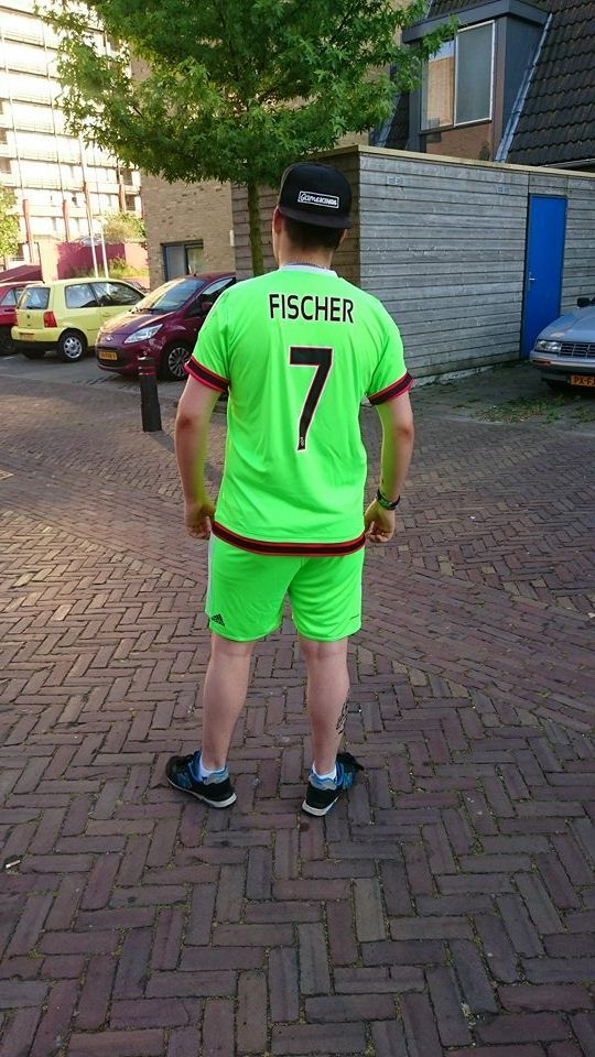 Foto's: het uitshirt als je hem aan doet