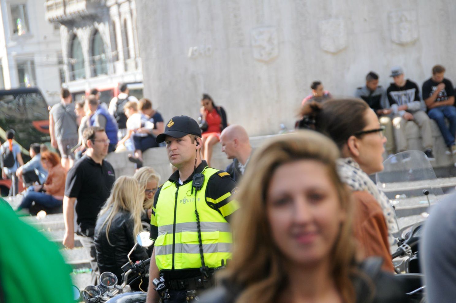 Fotoverslag: Opwarmen op De Wallen