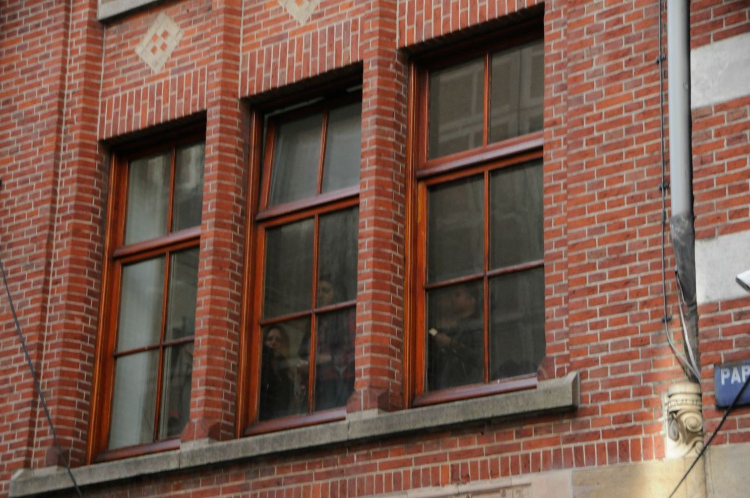 Fotoverslag: Opwarmen op De Wallen