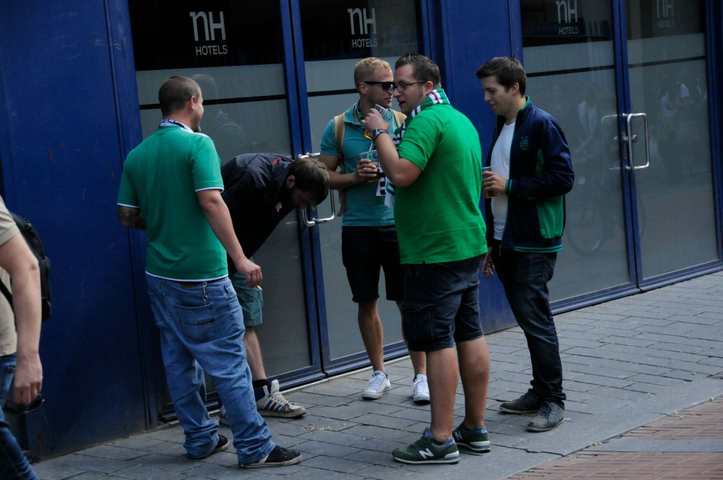Fotoverslag: Opwarmen op De Wallen