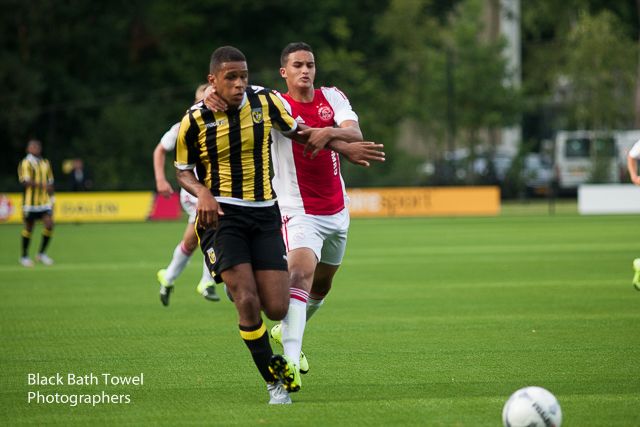Foto's: Valse start voor Ajax A1 tegen Vitesse