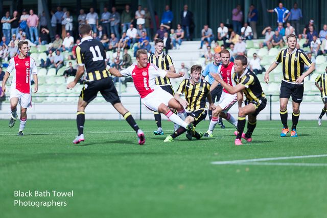 Foto's: Valse start voor Ajax A1 tegen Vitesse