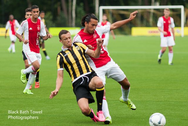 Foto's: Valse start voor Ajax A1 tegen Vitesse