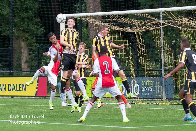 Foto's: Valse start voor Ajax A1 tegen Vitesse