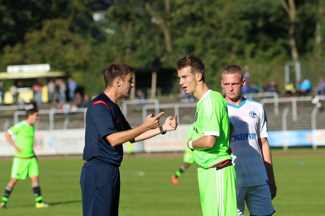 Overwinning Ajax A1 op Schalke in beeld