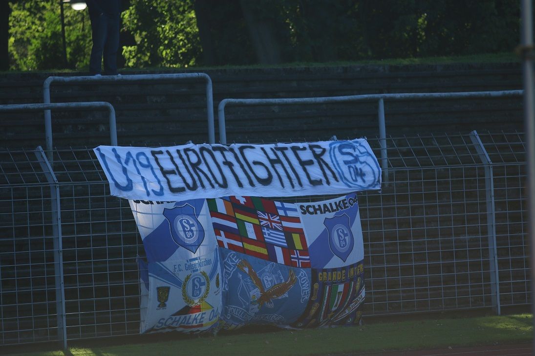 Ajax' Kweekvijver: 'Duitse schimmel!'