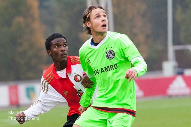 Ajax A1 zet Feyenoord A1 na rust flink opzij