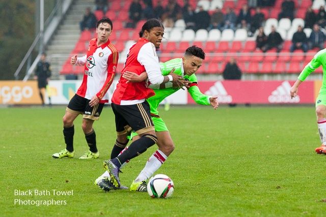 Ajax A1 zet Feyenoord A1 na rust flink opzij