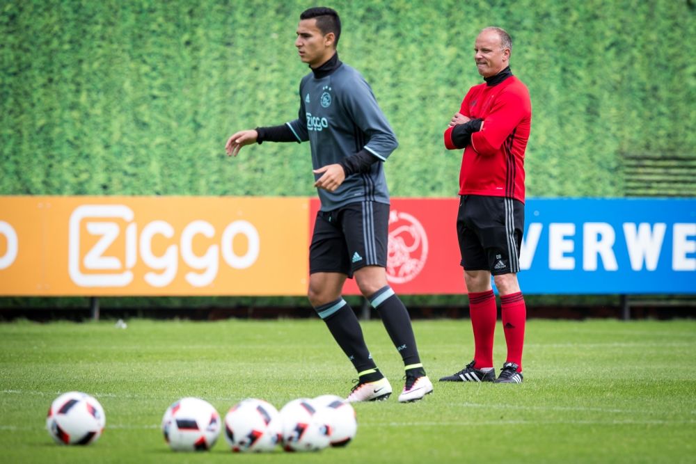 Beeldverslag: Eerste veldtraining onder Bosz