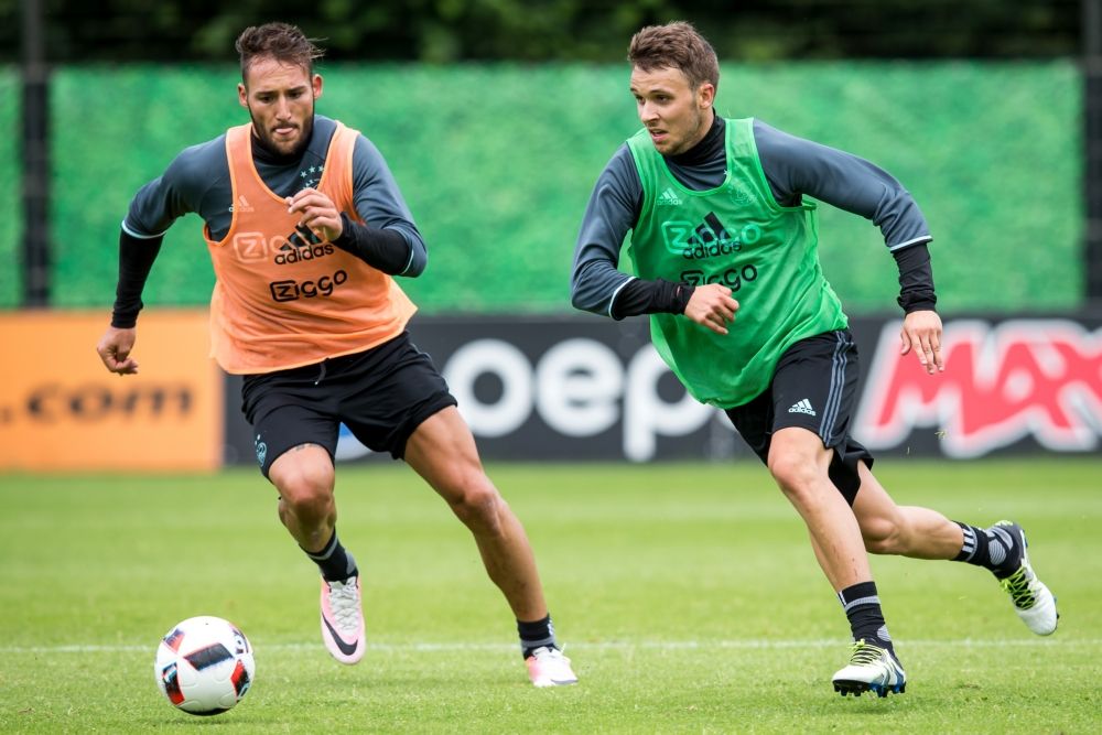 Beeldverslag: Eerste veldtraining onder Bosz