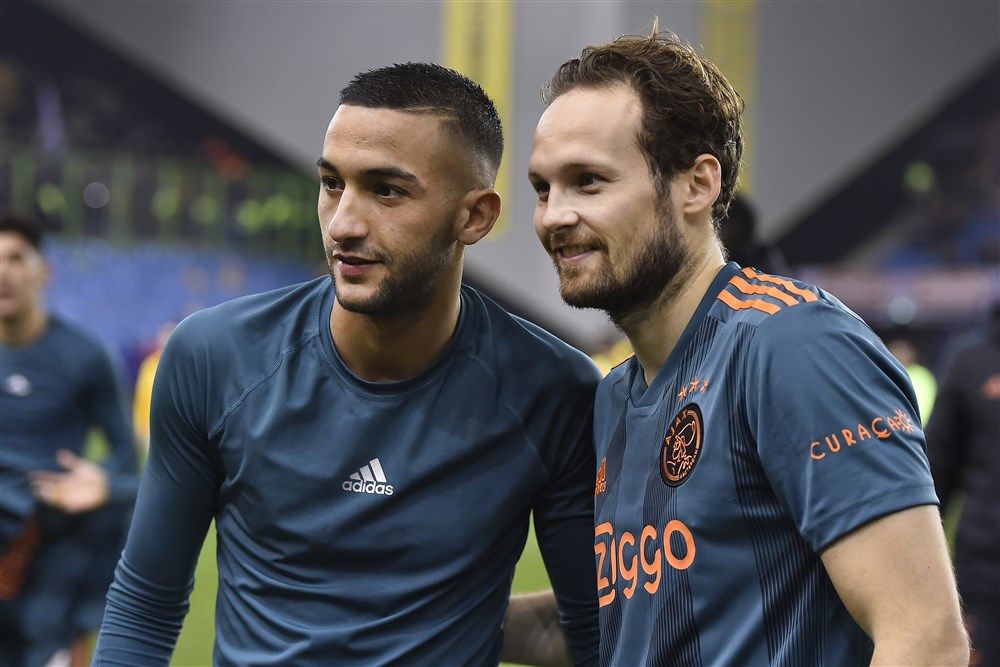 Het fotoalbum van Ziyech in een Ajax-shirt