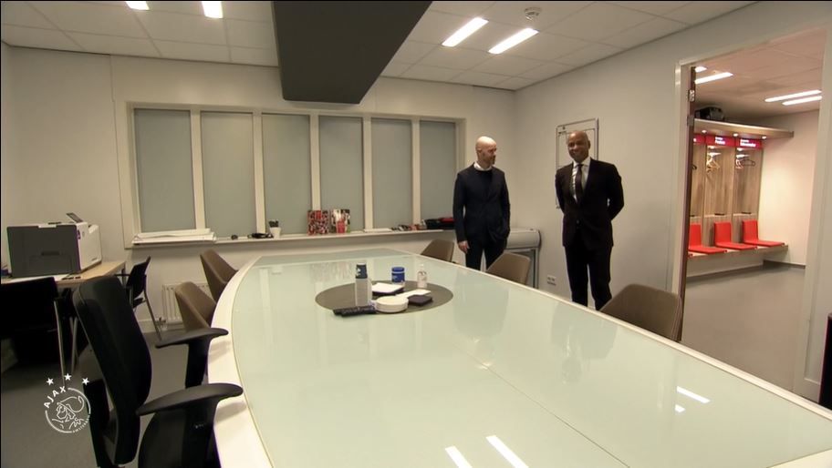 Ajax Kijkt Vooruit: 'Oké, één nummer op piano gaat wel lukken'