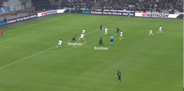 Loopacties door en rondom Brobbey worden cruciaal tijdens beslissingsduel tegen AEK Athene