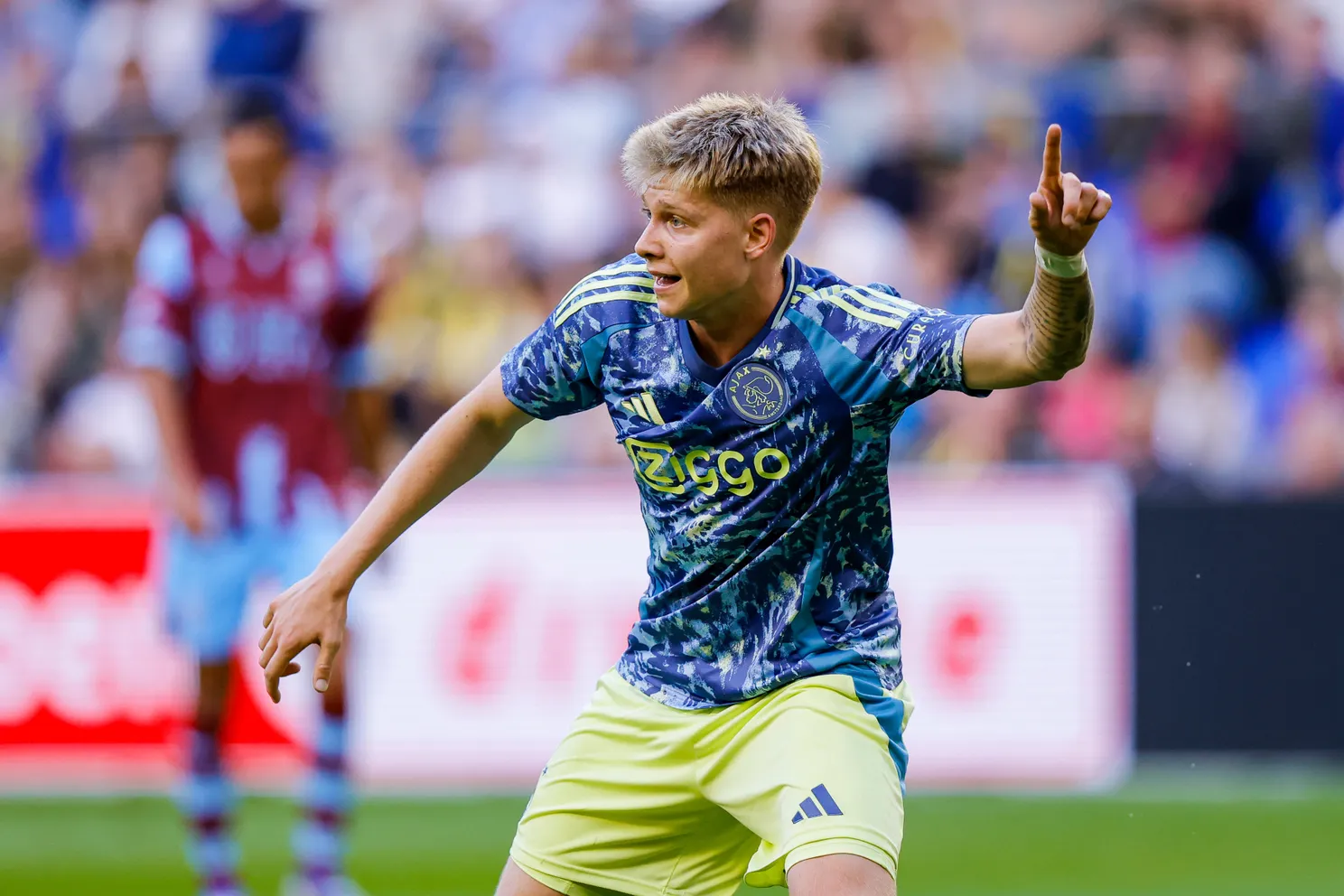 hlynsson jong ajax 2425