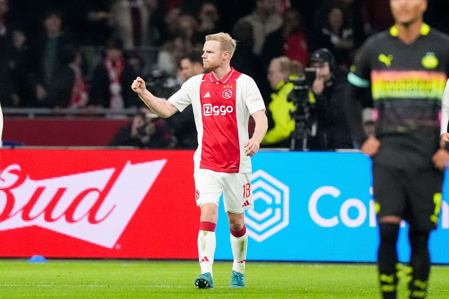 Klaassen uitbundig na zege: 'Heb niet eerder zo'n vreugde-explosie gehad als vandaag'