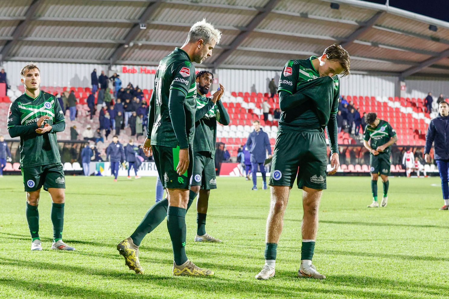 Vreman ontevreden: 'Als je ziet wie er bij Jong Ajax speelden, is het niet gek dat we verliezen'