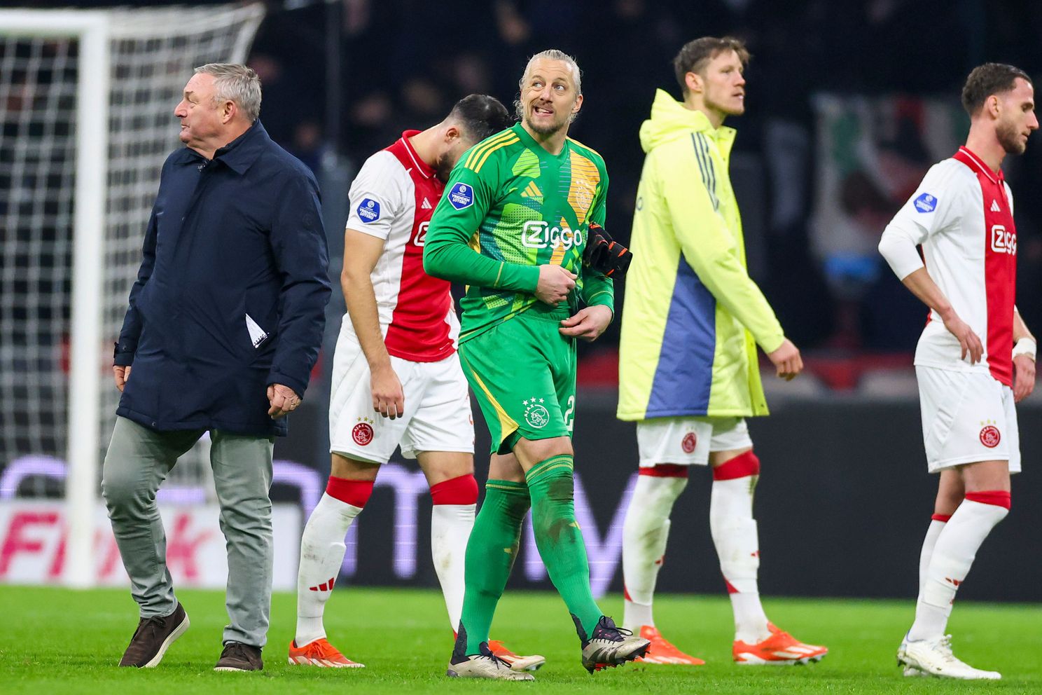 Kranten zien het misgaan in Amsterdam: 'Ajax is de kluts alweer kwijt'