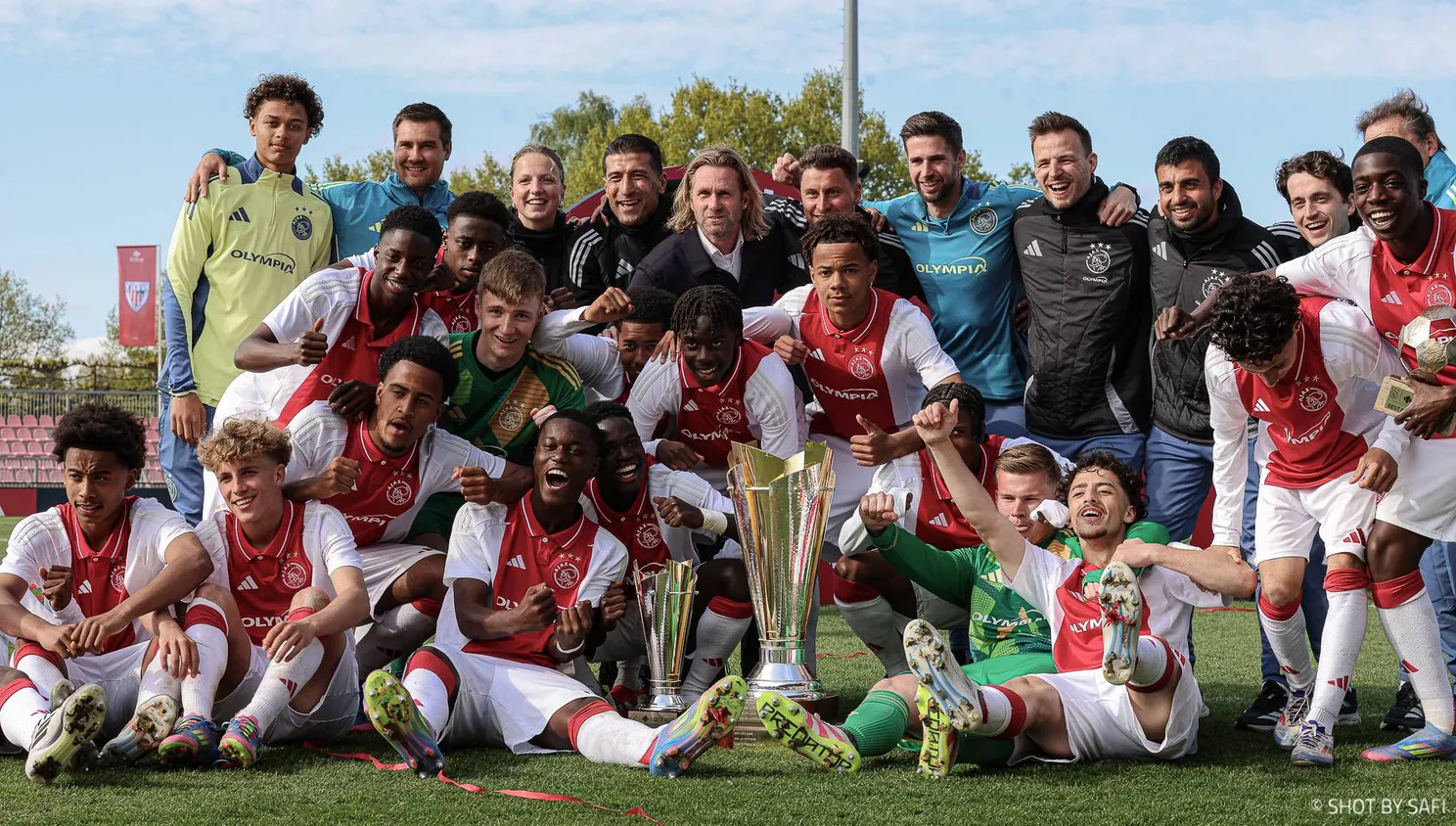 ajax o17 bayern munchen future cup 2025