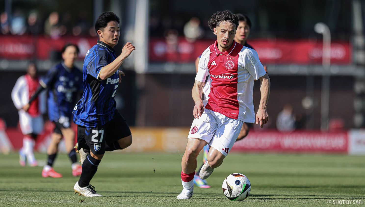 Nash in het zonnetje gezet: Ajax-smaakmaker uitgeroepen tot beste speler van de Future Cup