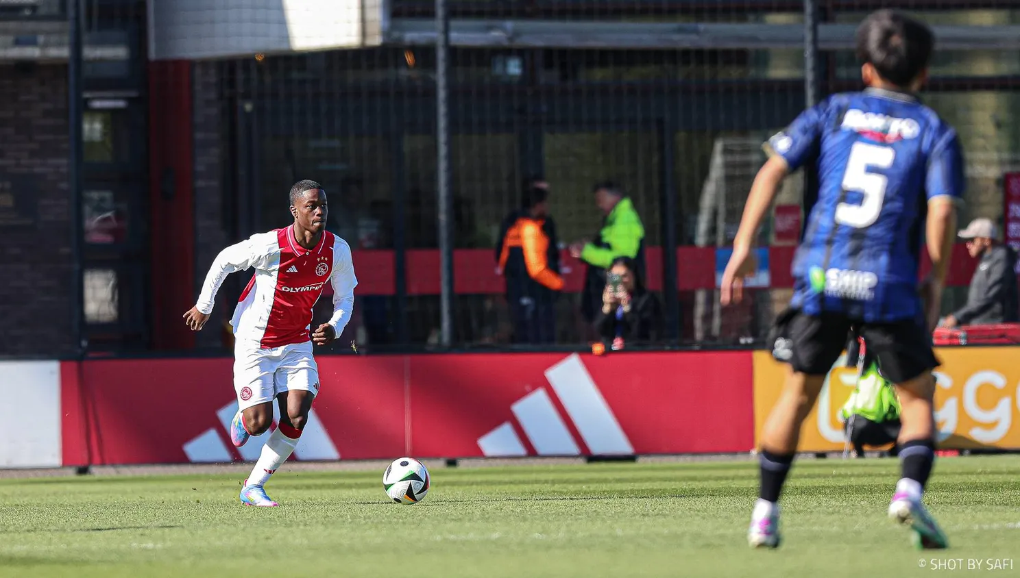 kennynho kasanwirjo ajax o17 gamba osaka future cup