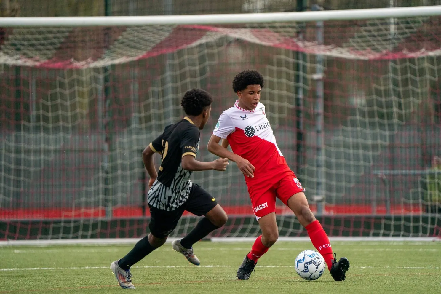 Van Gennip ruilt FC Utrecht in voor Ajax: ‘Niet bang zijn en laten zien waarom ik bij Ajax speel’