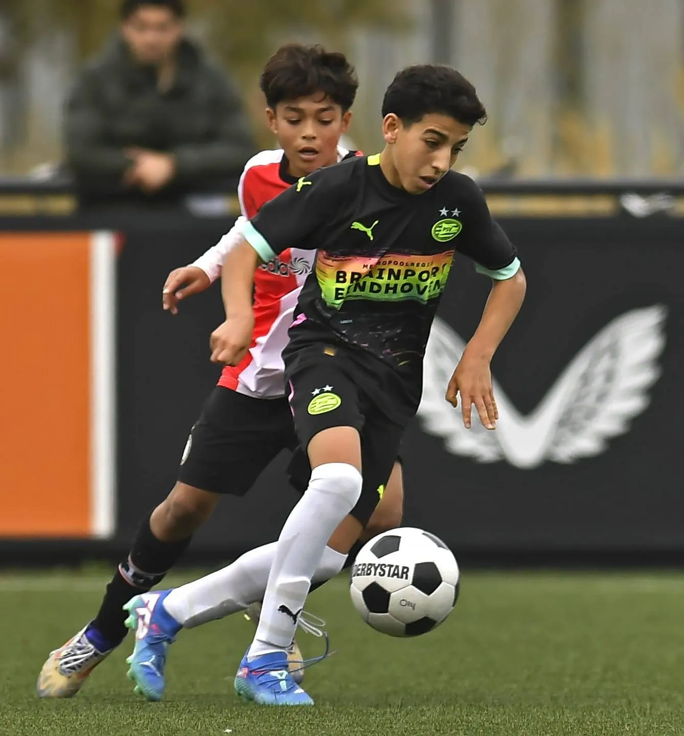 Ajax neemt Achetouane over van PSV: ‘Mijn droomclub, ik kom uit Amsterdam’