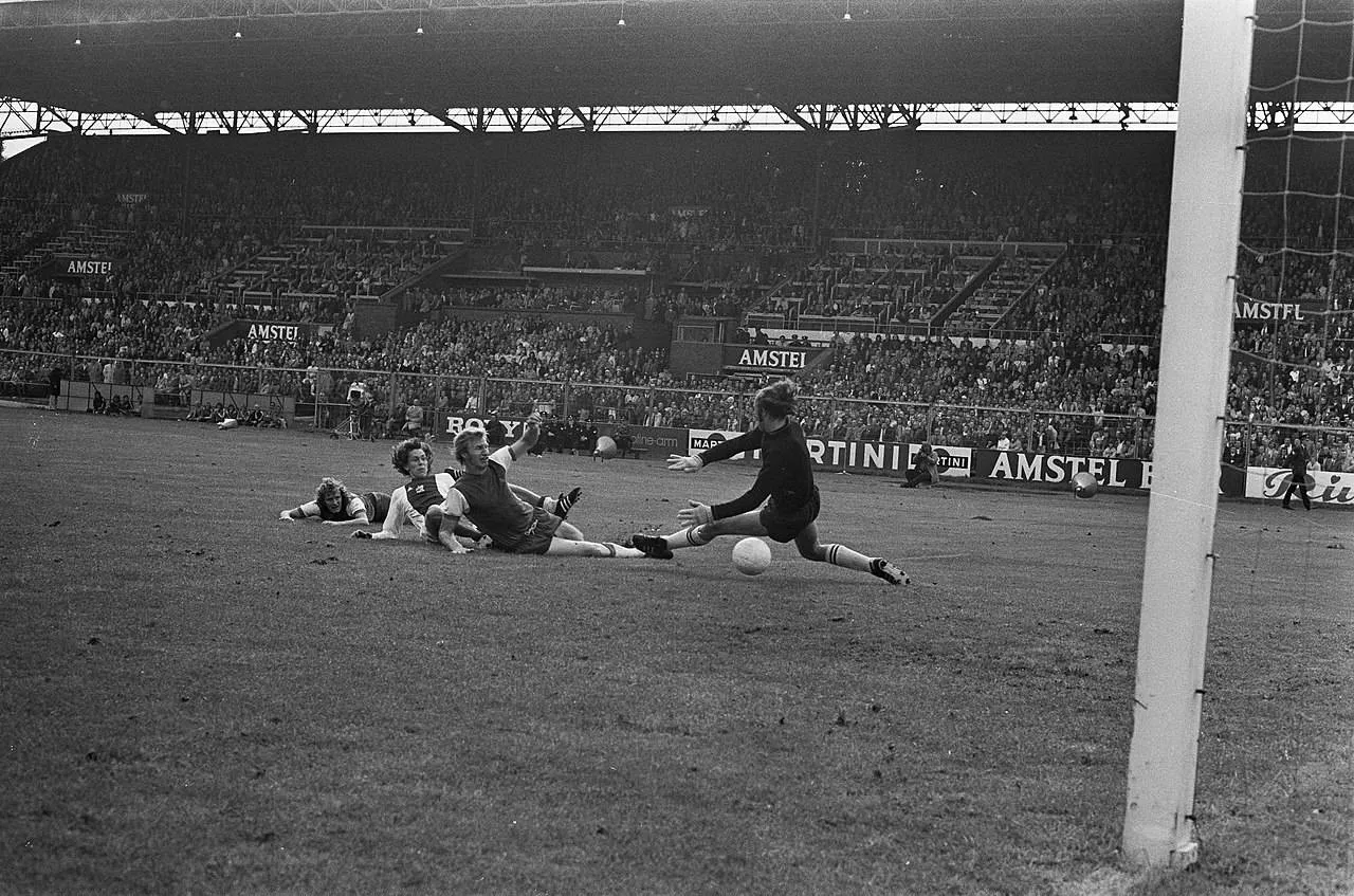 ajax-feyenoord-arnold-muhren