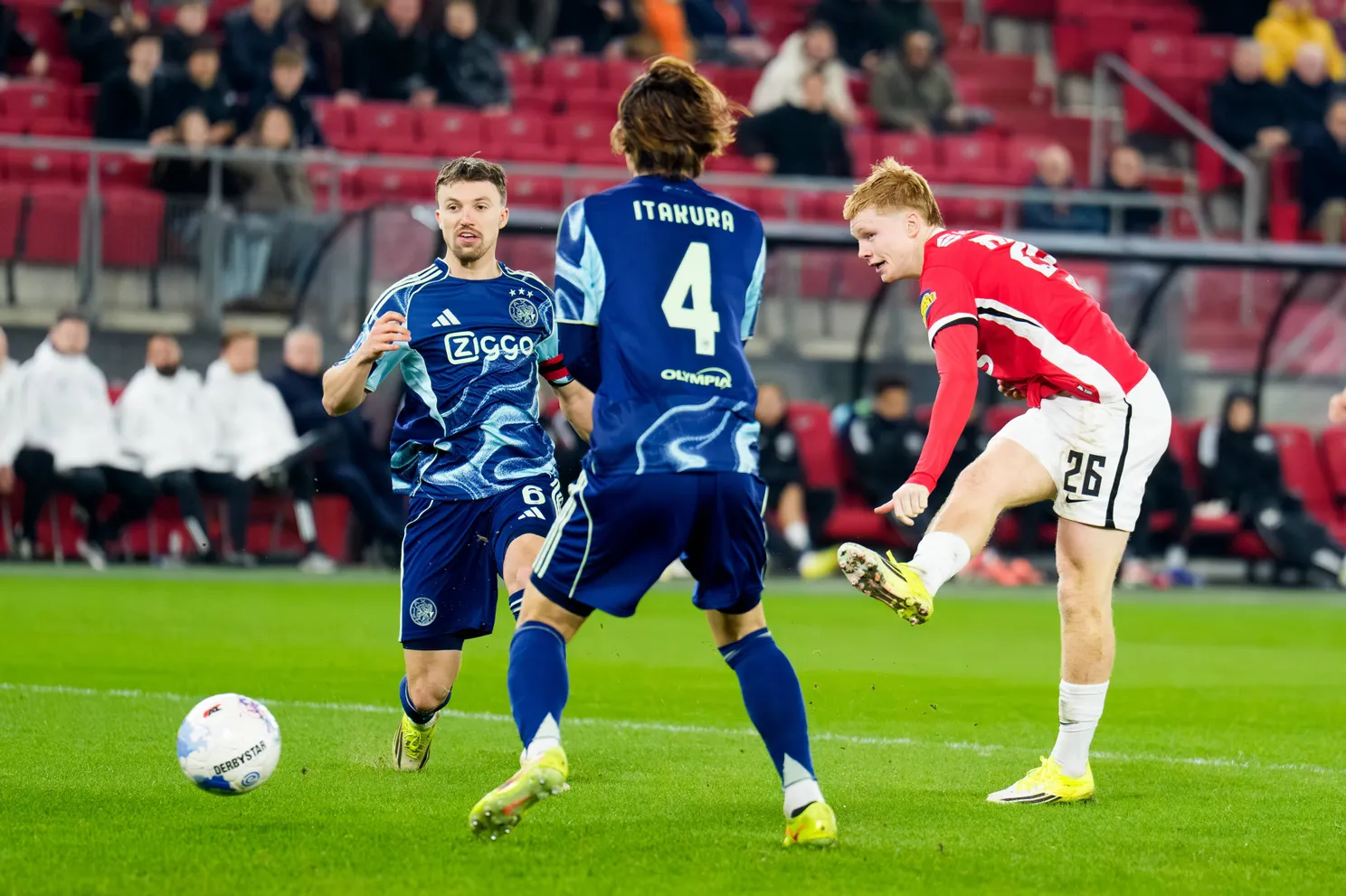 regeer-itakura-smit-az-ajax-25-26