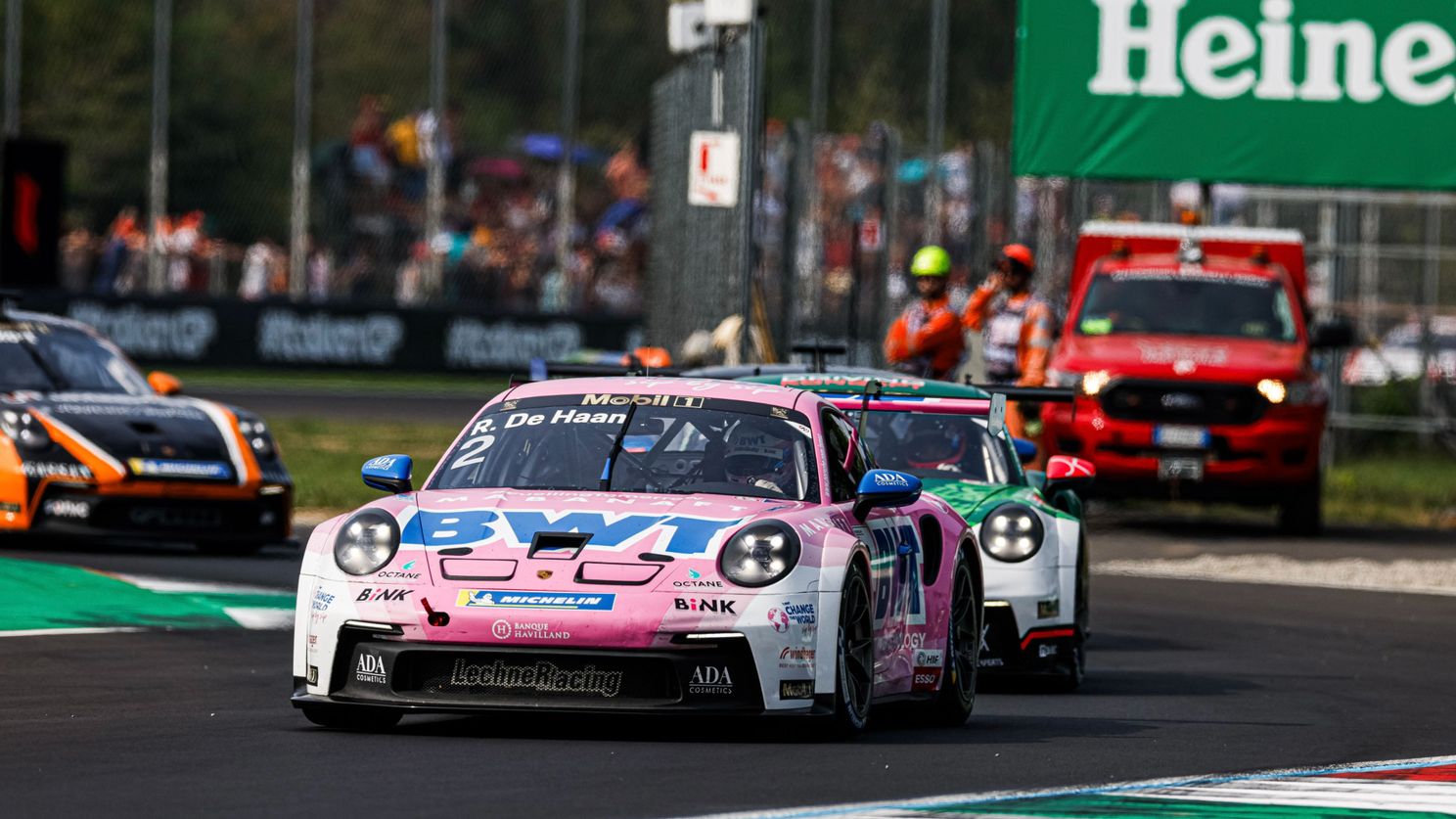 Porsche Supercup GP Italië | Ten Voorde wint derde Supercup-titel na bloedstollende slotrace