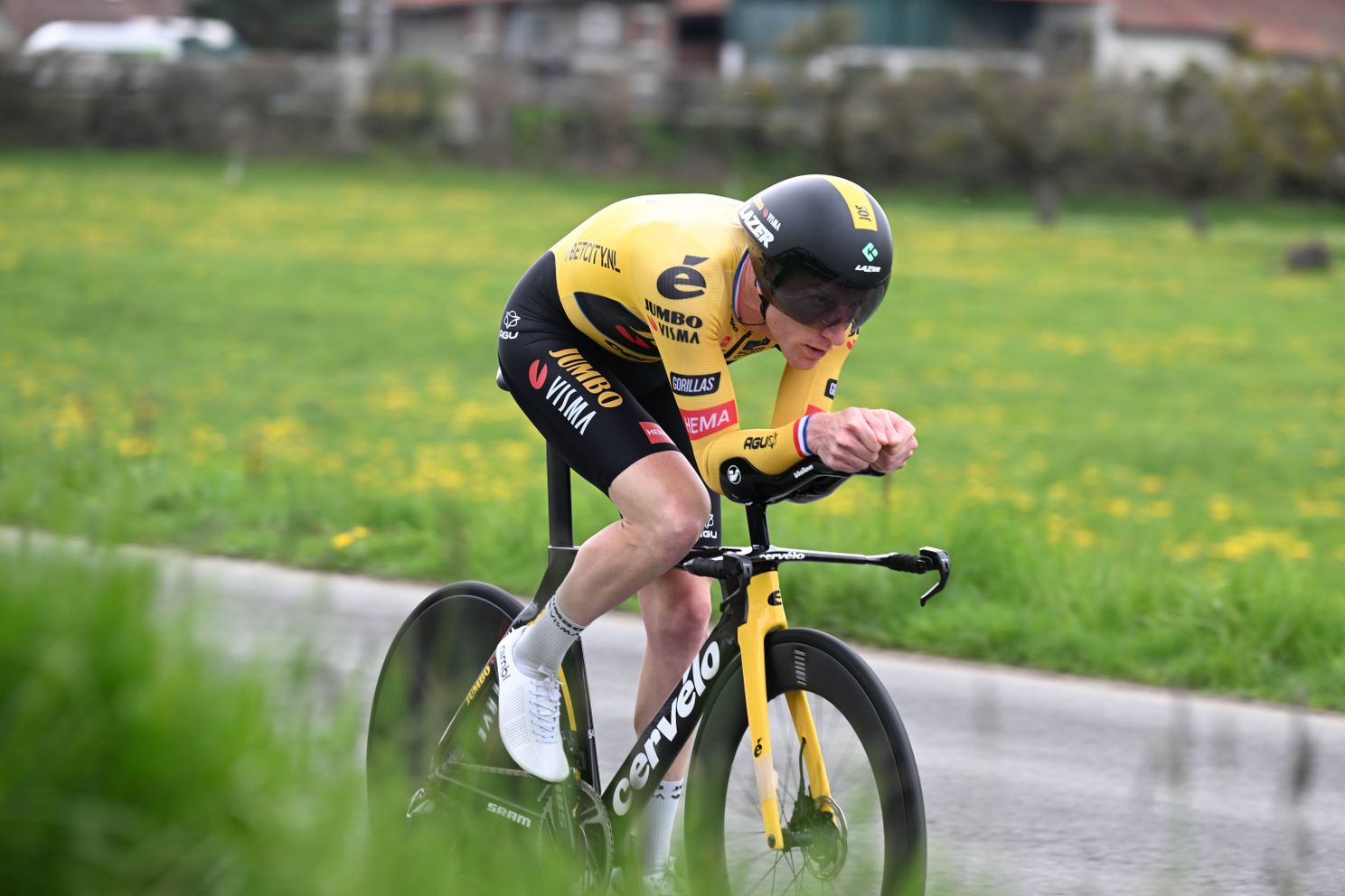 Van Emden miste Giro door corona, maar neemt revanche op NK tijdrijden: 'Zat toen wel met tranen in mijn ogen'